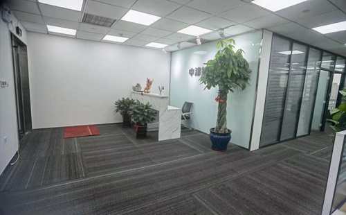 旺海国际 1211m²办公室 3元/平/天